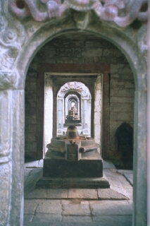 Pashupatinath: Successi� de lingams i yonis
